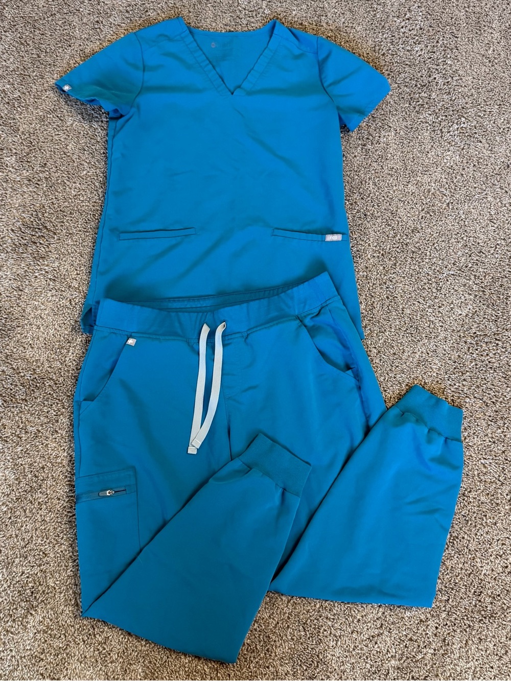 Figs Scrub Set Casma Top Zamora Jogger Pant Pacific Blue Women XS/Large Petite